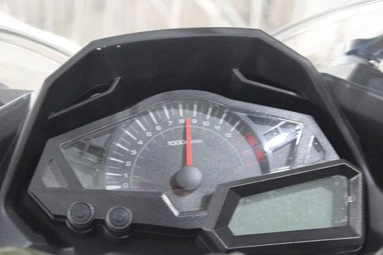 Super Sport 125cc Motorcycle, 4-Speed Manual, Hydraulic Disc Brakes, 17-inch Alloy Wheels - Image 14