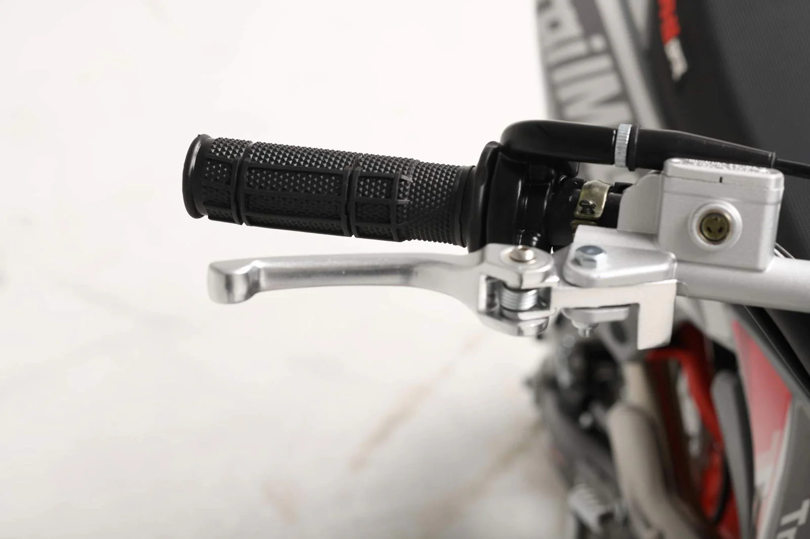 TrailMaster MK125S Pro Series Dirt Bike, 4-Speed Semi-Automatic, Electric Start, Dual Disc Brakes, (14/12) Wheels - Image 36