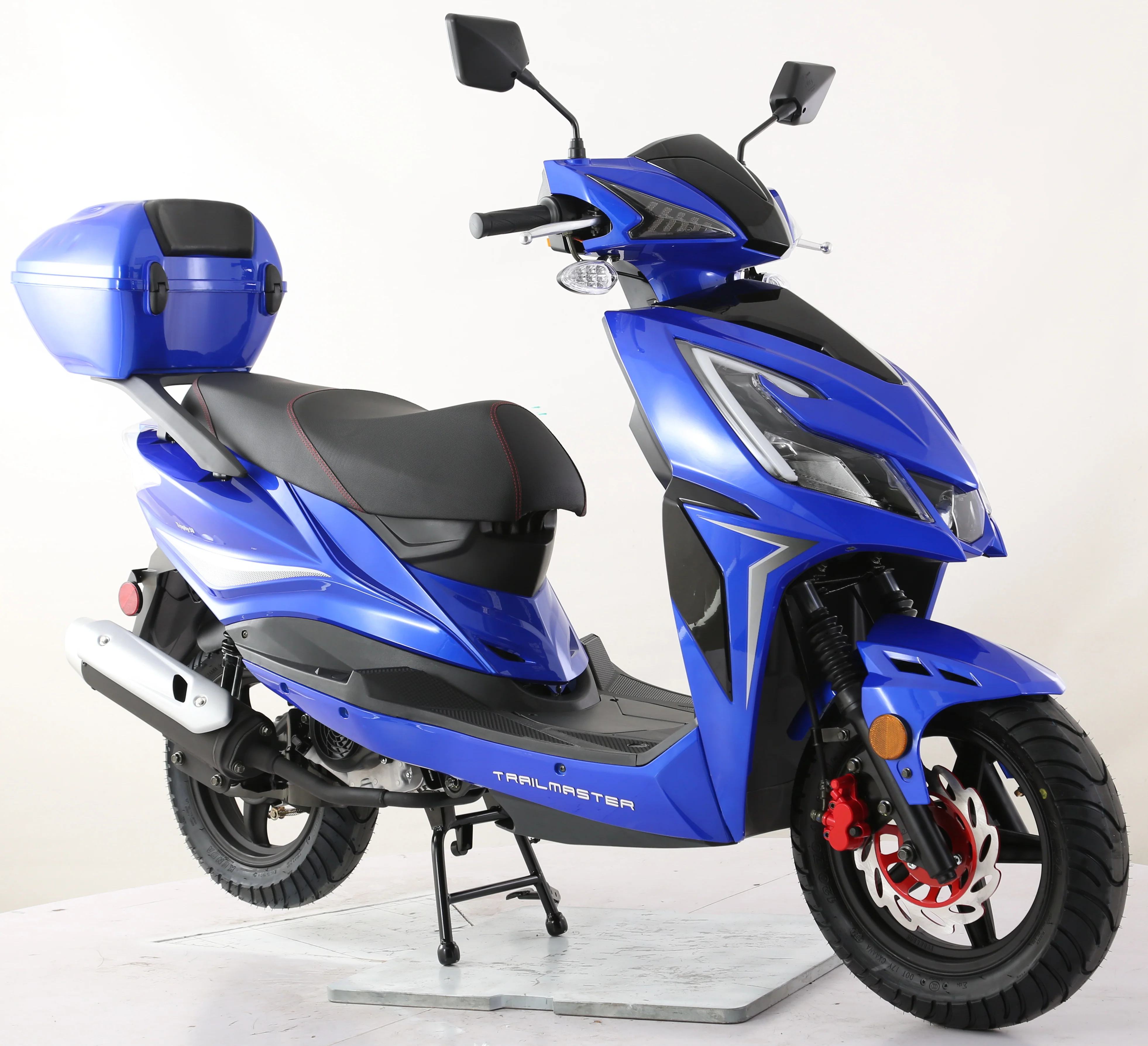 TrailMaster Trophy 150cc Street Scooter - Image 13