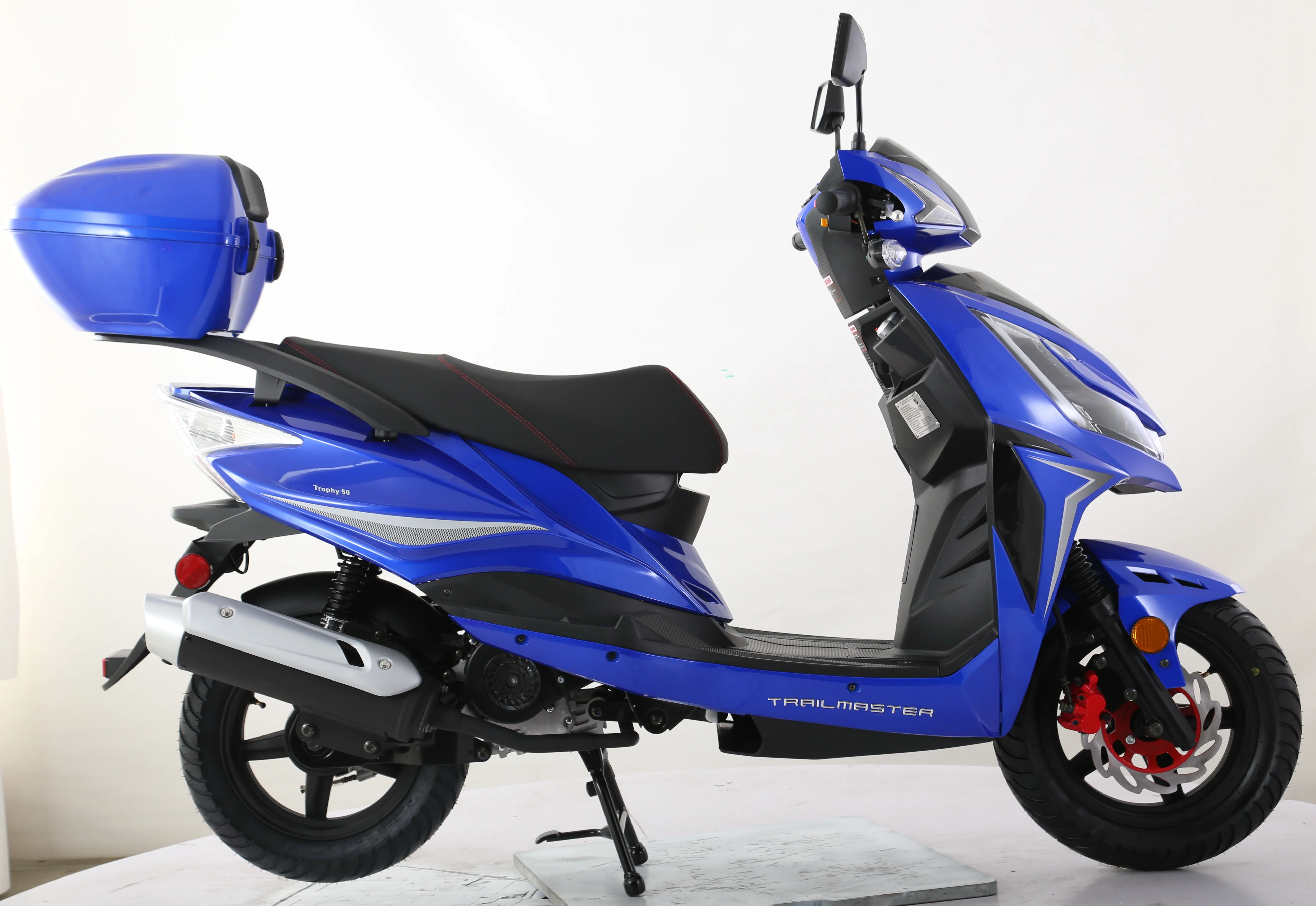 TrailMaster Trophy 150cc Street Scooter - Image 14