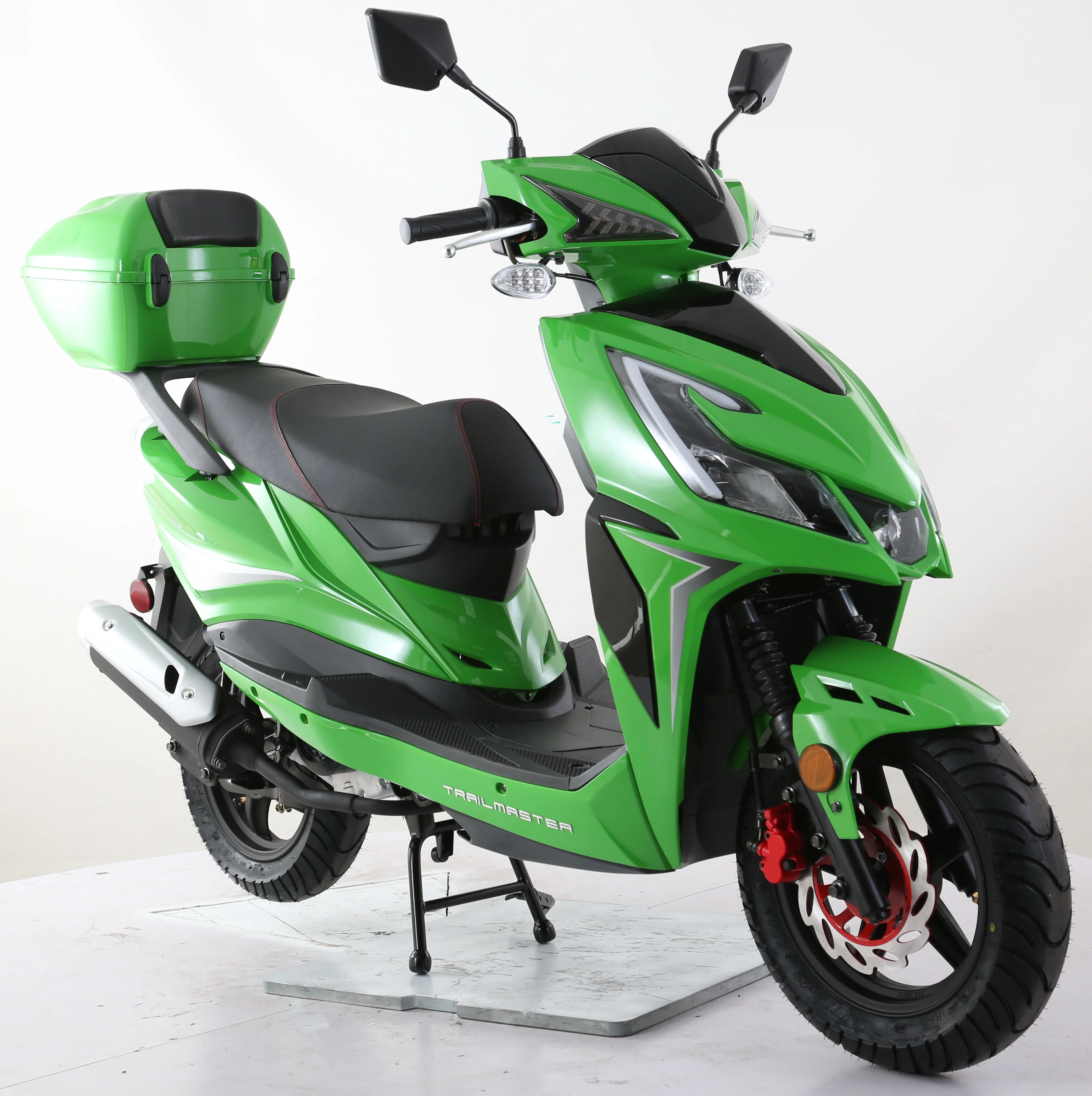 TrailMaster Trophy 150cc Street Scooter - Image 20