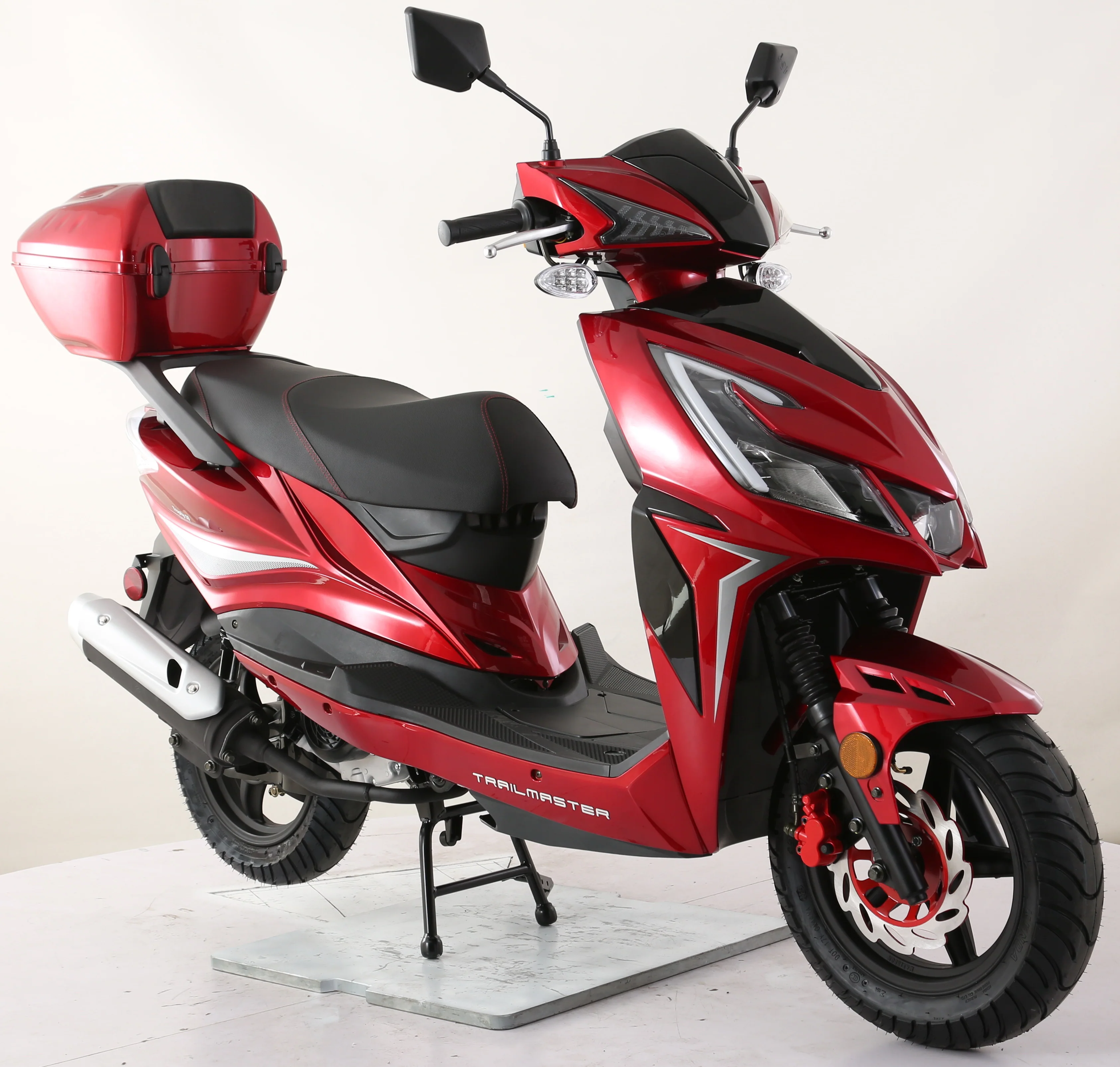 TrailMaster Trophy 150cc Street Scooter - Image 21