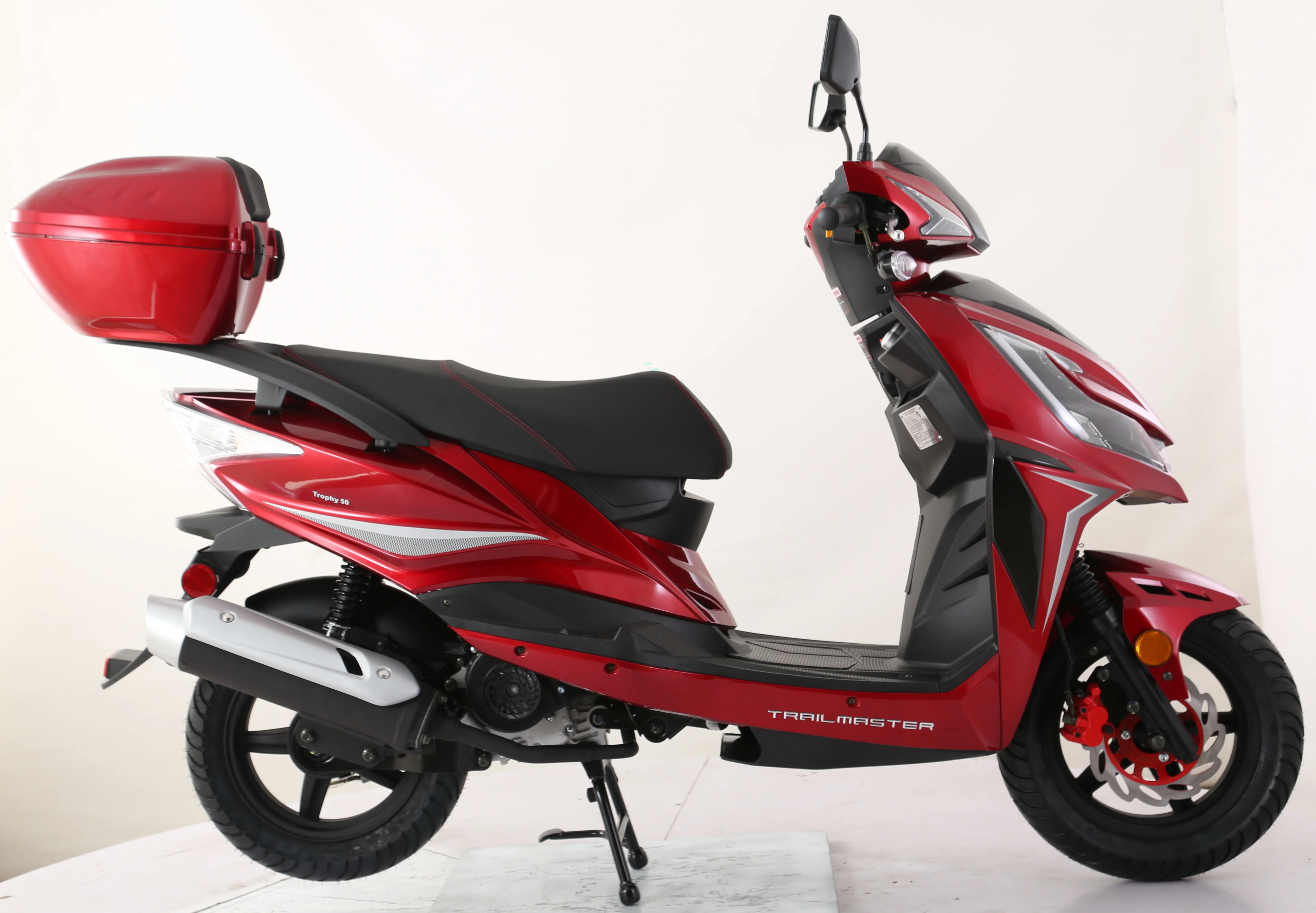 TrailMaster Trophy 150cc Street Scooter - Image 23