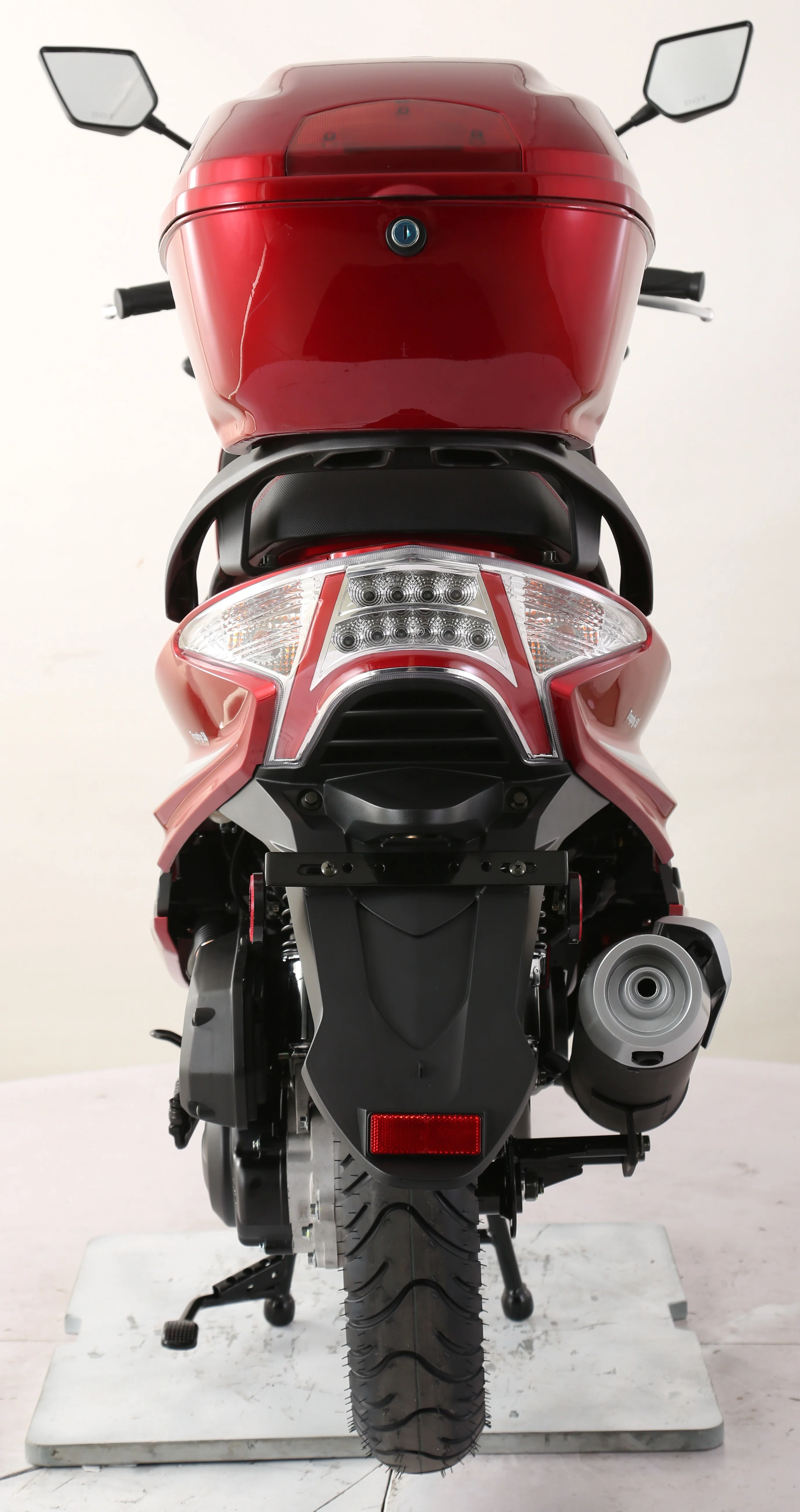 TrailMaster Trophy 150cc Street Scooter - Image 25